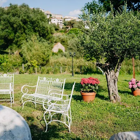 Tenuta Le Tre Rose Bed & Breakfast Vibonati