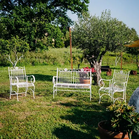 Tenuta Le Tre Rose Bed & Breakfast *
