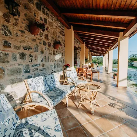 Tenuta Le Tre Rose Bed & Breakfast *