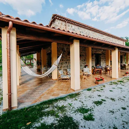 Bed & Breakfast Tenuta Le Tre Rose