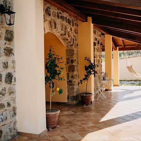 Tenuta Le Tre Rose * Vibonati