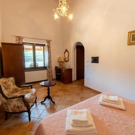 Tenuta Le Tre Rose Bed & Breakfast Vibonati